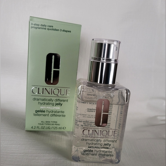 Clinique Other - Clinique Dramatically Different Hydrating Jelly 4.2 Ounces